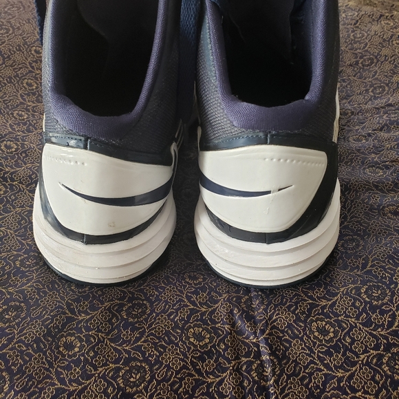 Nike Hyperdunk 2013 Women's basketball shoes 9 - Picture 2 of 7